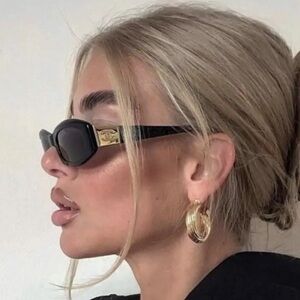 Like New💛CHANEL Black/ Dark blue Sunglasses with Gold Detail